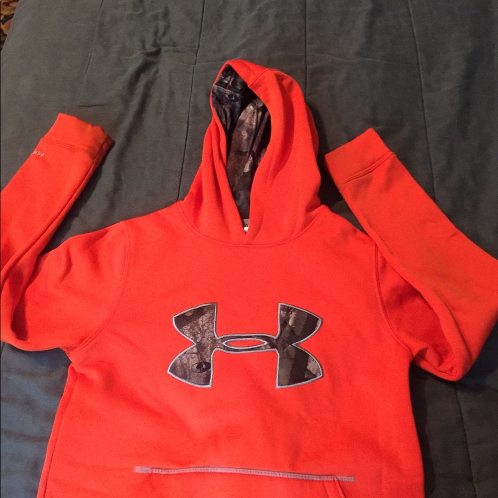 Under armour boys sweater